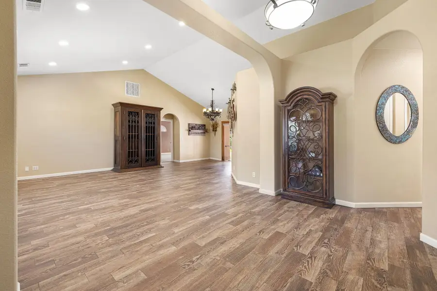 5941 W Cutler Court, Visalia, CA 93277 - #3