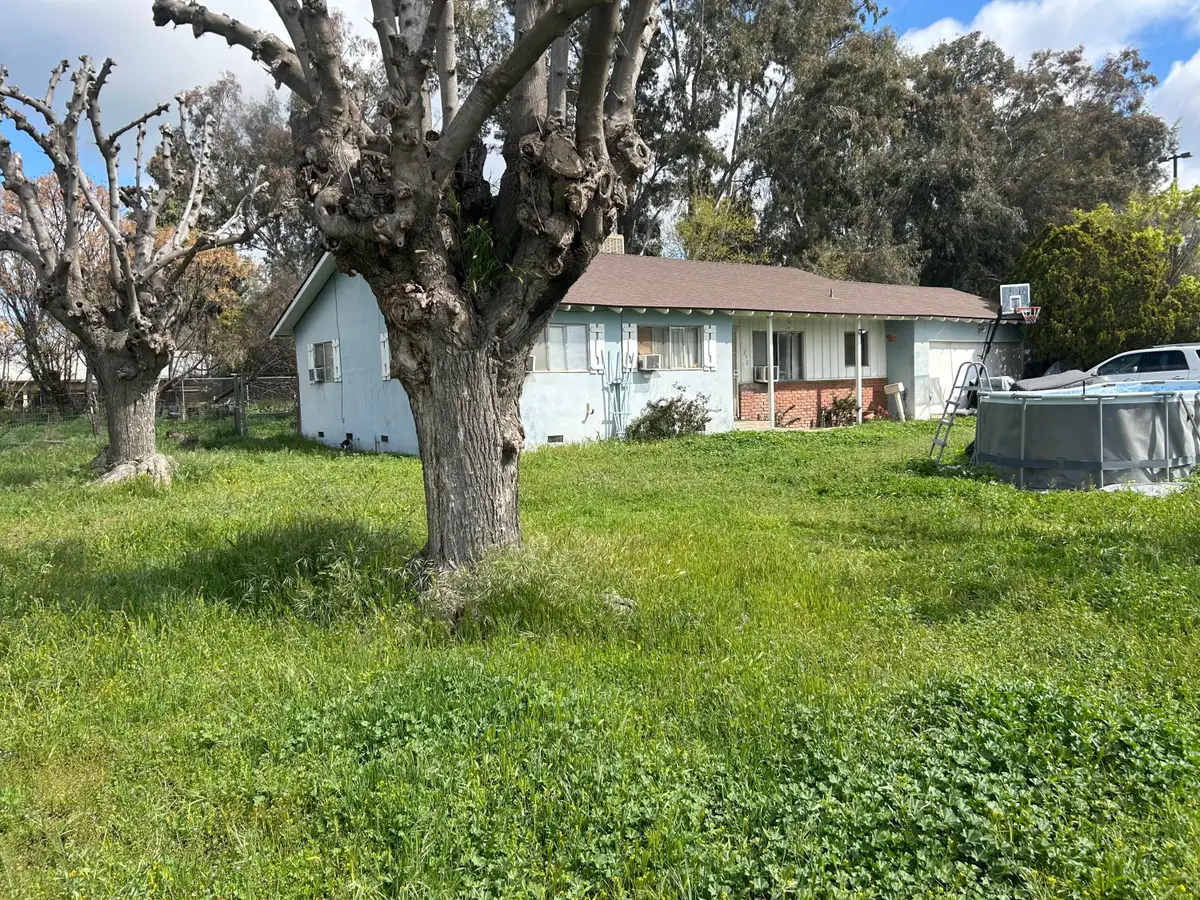292 N Villa Street, Porterville, CA 93257 - #1