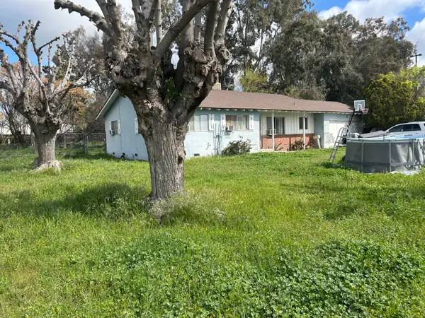 292 N Villa Street, Porterville, CA 93257
