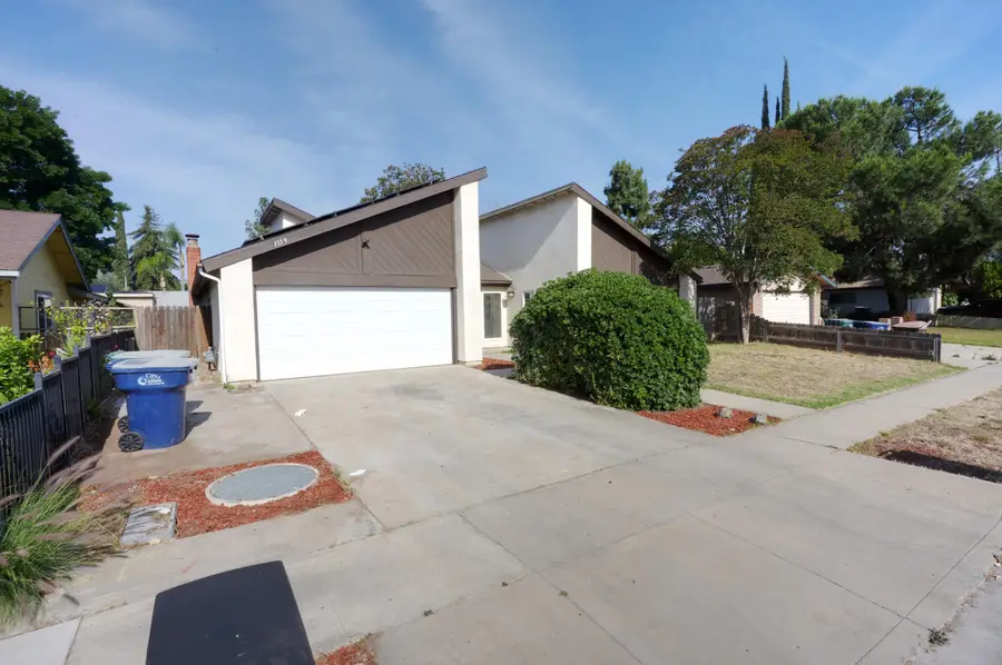 1159 Jamestown, Tulare, CA 93274 - #2