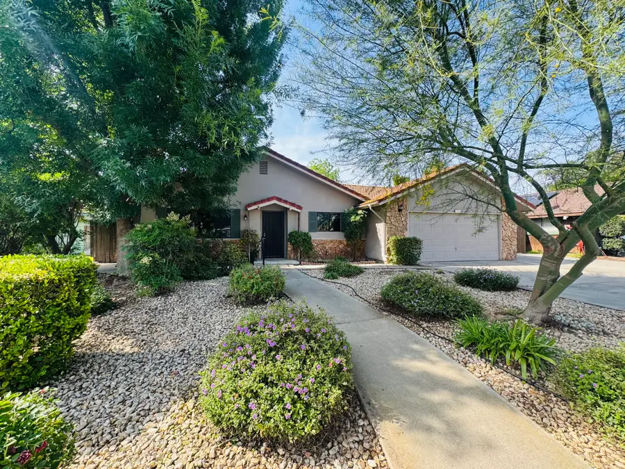 816 W Willow Street, Exeter, CA 93221 - #2