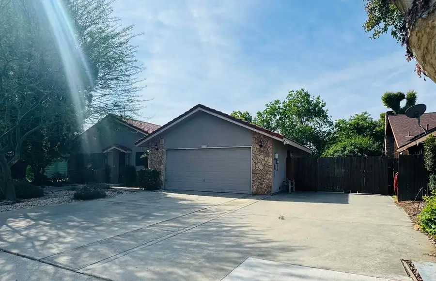 816 W Willow Street, Exeter, CA 93221 - #3
