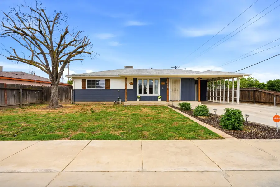1626 E Sequoia Avenue, Tulare, CA 93274 - #2