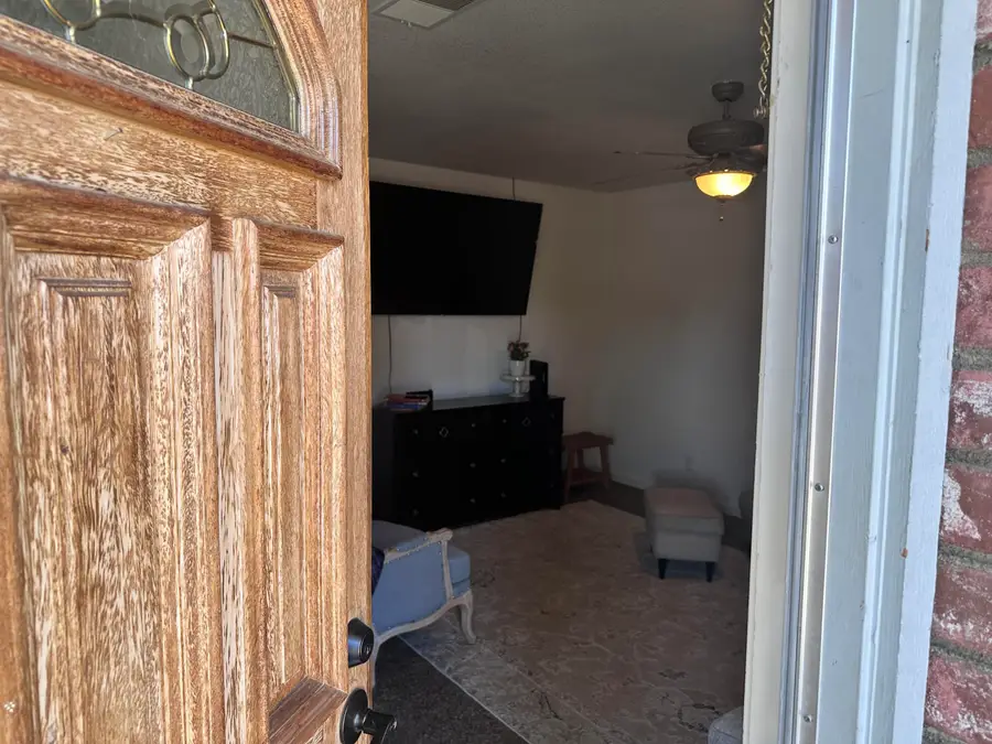 2607 W Country Avenue, Visalia, CA 93277 - #3