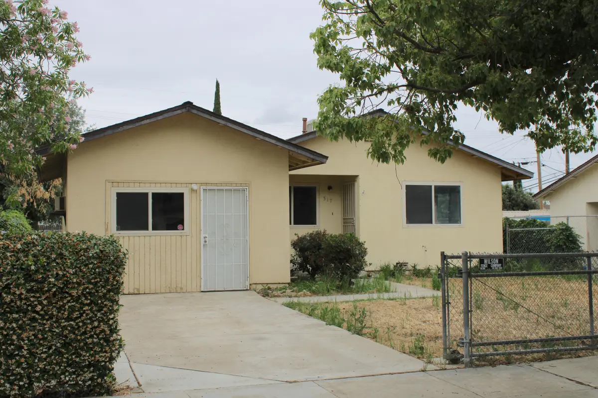 517 S R Street, Tulare, CA 93274 - #1