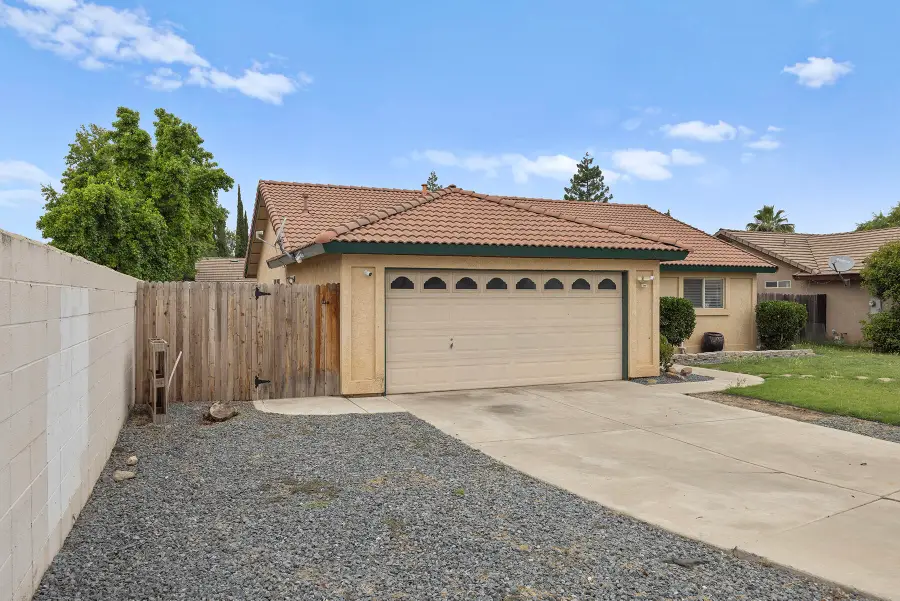 1825 N Liberty Court, Visalia, CA 93292 - #3
