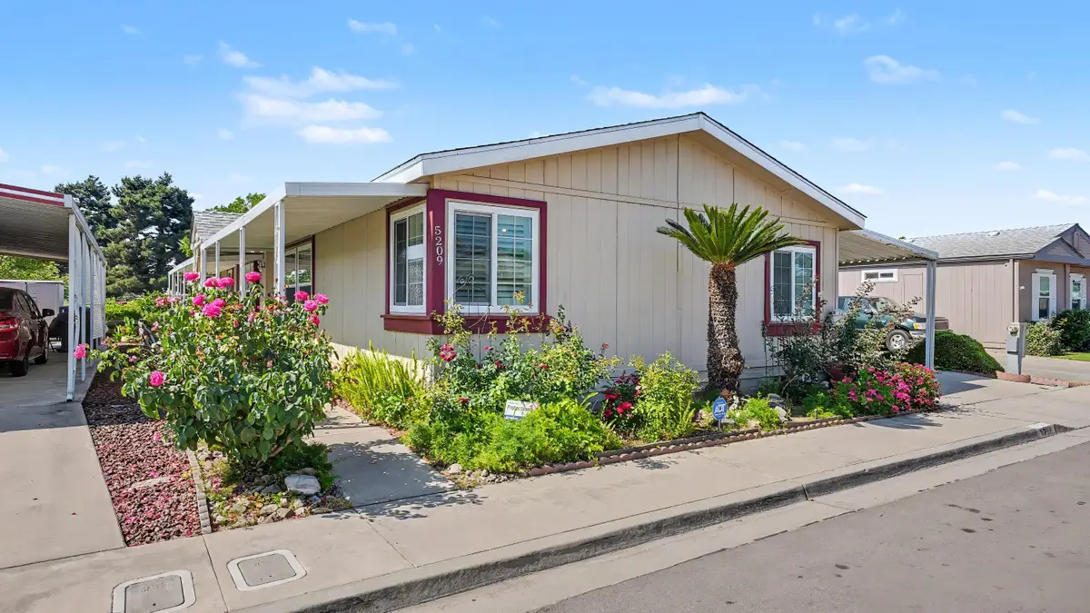 5209 W La Vida #105, Visalia, CA 93277 - #1