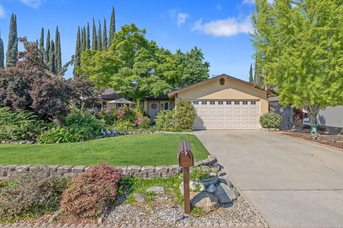 1009 S Rova Court, Visalia, CA 93277 - #1
