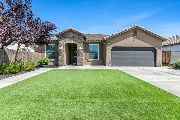 3632 E Meadow Court, Visalia, CA 93292