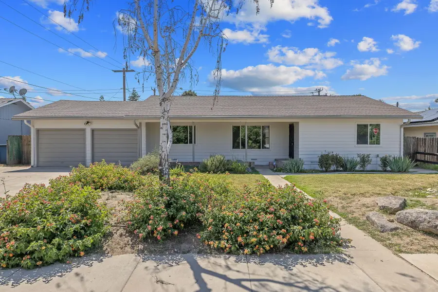 461 N Cottage Street, Porterville, CA 93257 - #2