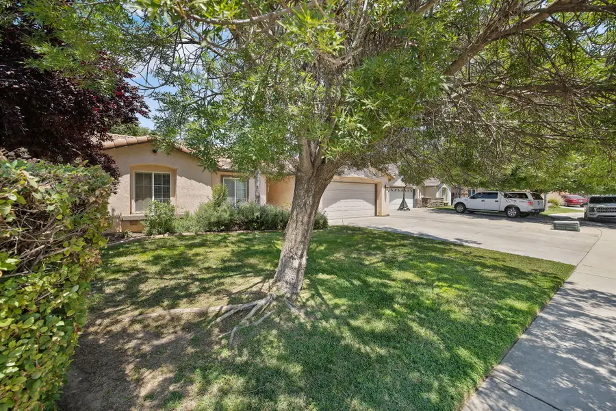 4036 E Harvard Avenue, Visalia, CA 93292 - #3