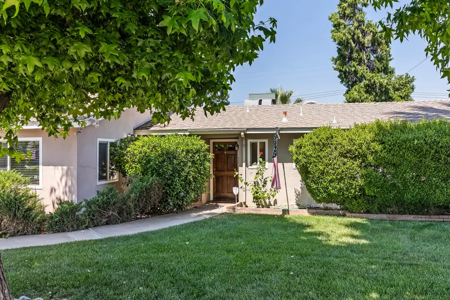 919 S Whitney Street, Visalia, CA 93277 - #2