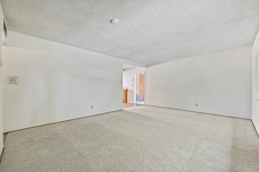 919 S Whitney Street, Visalia, CA 93277 - #3