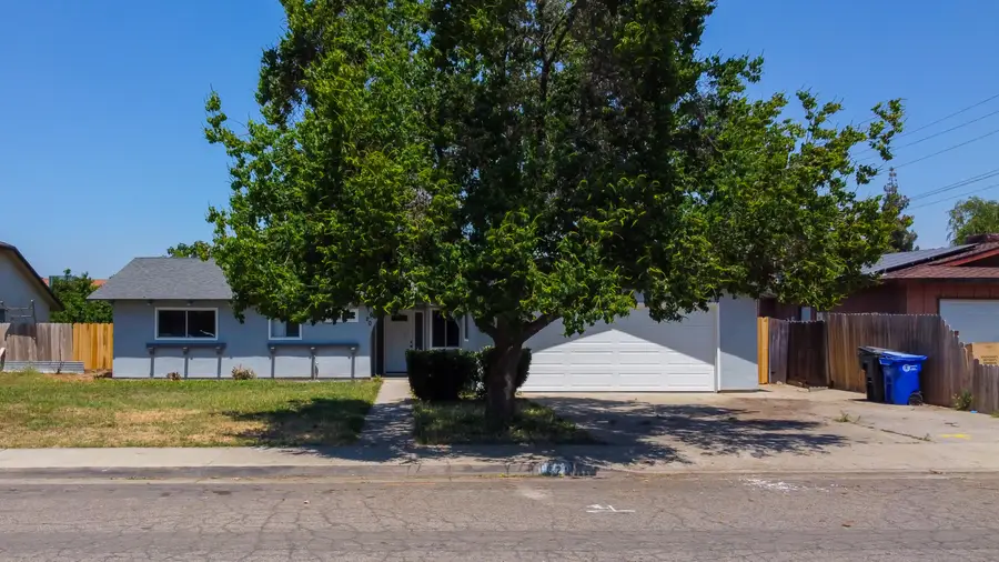 1620 W Grand Avenue, Porterville, CA 93257 - #3