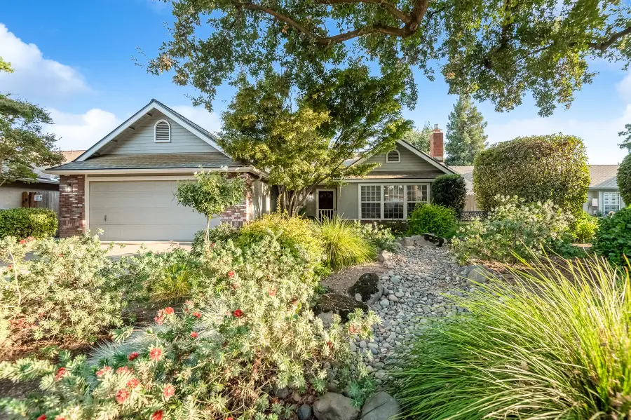 5937 W Feemster Court, Visalia, CA 93277 - #2