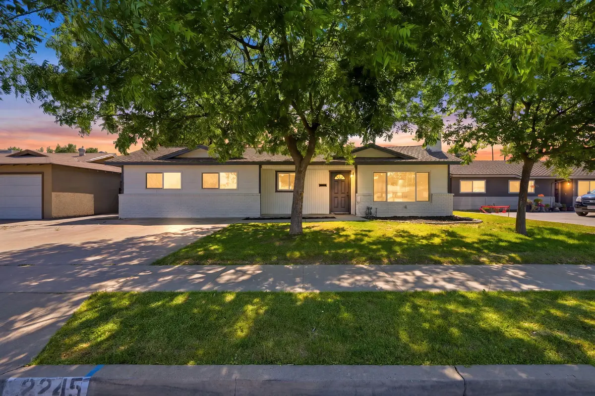 2245 E Lemmon Way, Hanford, CA 93230 - #1