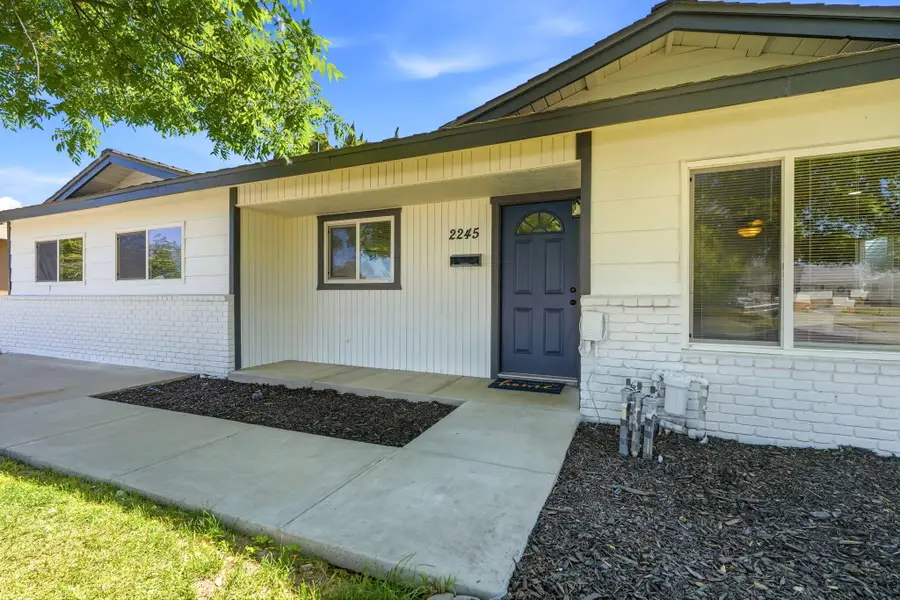 2245 E Lemmon Way, Hanford, CA 93230 - #2