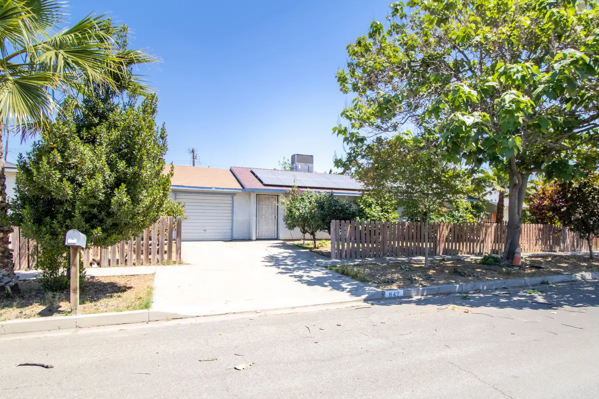 842 S P Street, Tulare, CA 93274 - #1