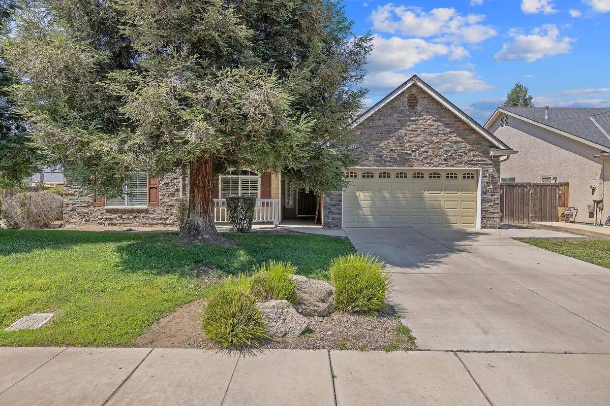 5048 W Wren Avenue, Visalia, CA 93291 - #1