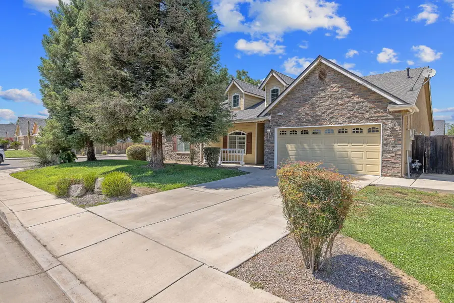 5048 W Wren Avenue, Visalia, CA 93291 - #3