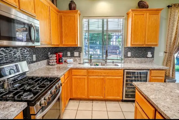 2954 W Delta Avenue, Visalia, CA 93291