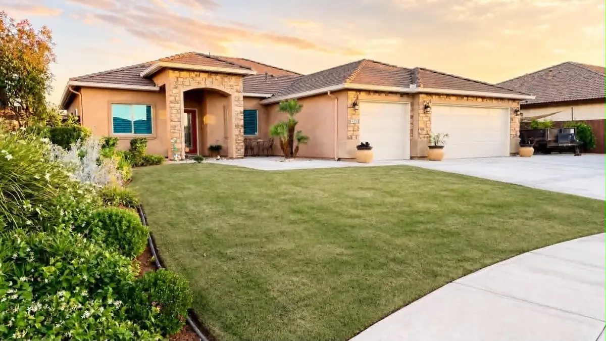 4309 Sierra Madre Avenue, Bakersfield, CA 93313 - #1