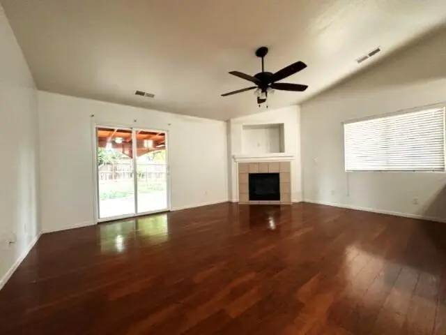2863 W Prescott Avenue, Visalia, CA 93291 - #2