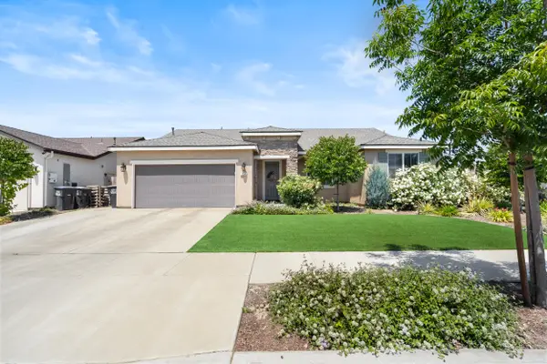 2334 E Monte Vista Avenue, Visalia, CA 93292