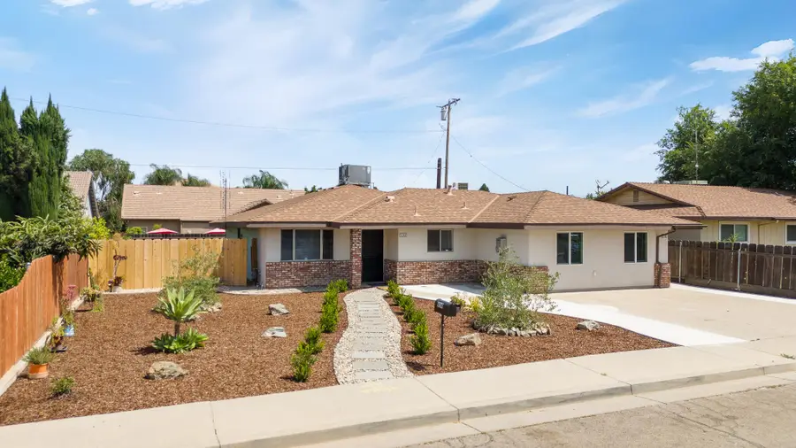 634 W Theta Avenue, Porterville, CA 93257 - #2