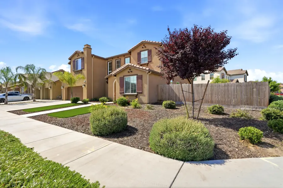 1647 W Sedona Avenue, Visalia, CA 93291 - #3