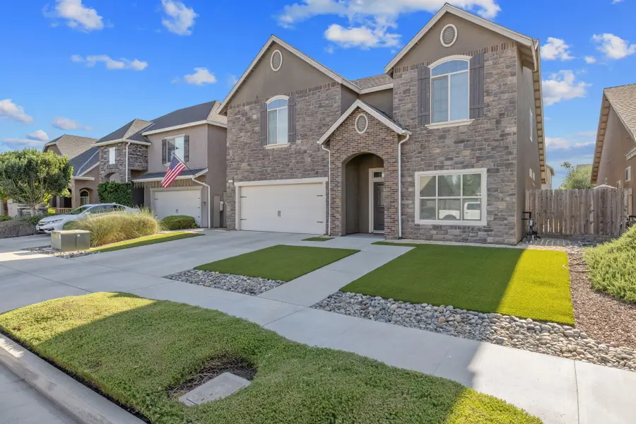 2305 N Fairway Court, Visalia, CA 93291 - #3