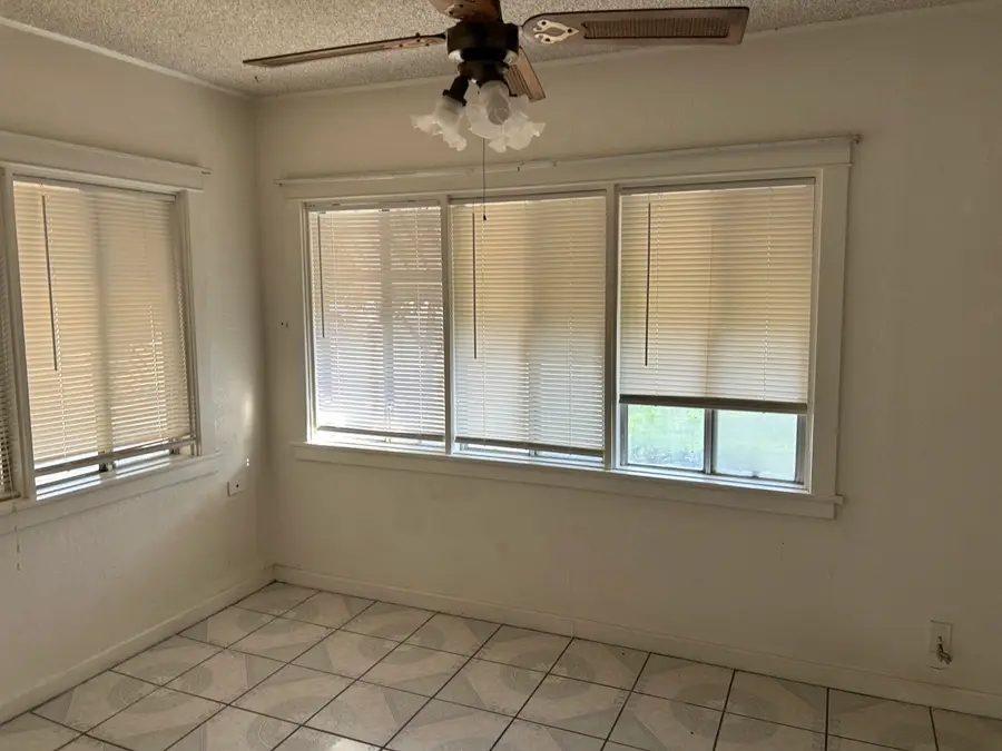 766 W Morton Avenue, Porterville, CA 93257 - #3