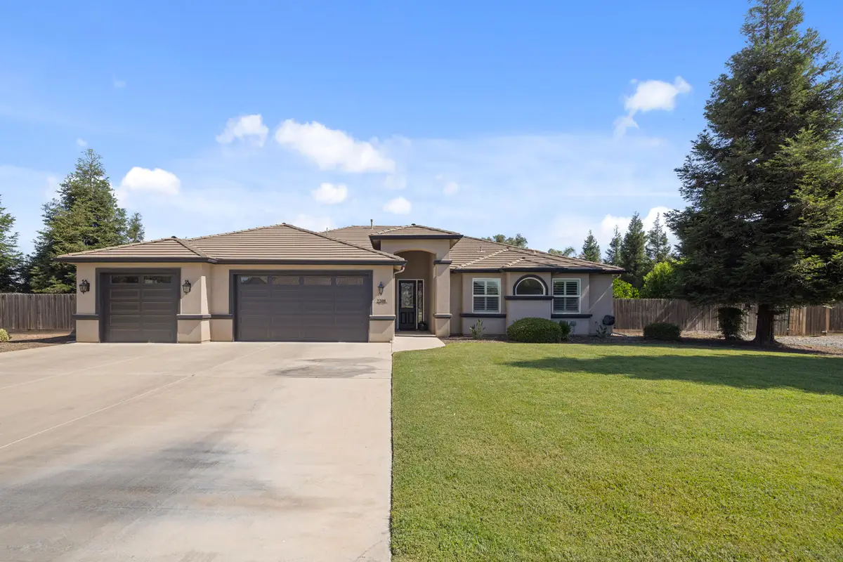 2208 W Benton Court, Exeter, CA 93221 - #1