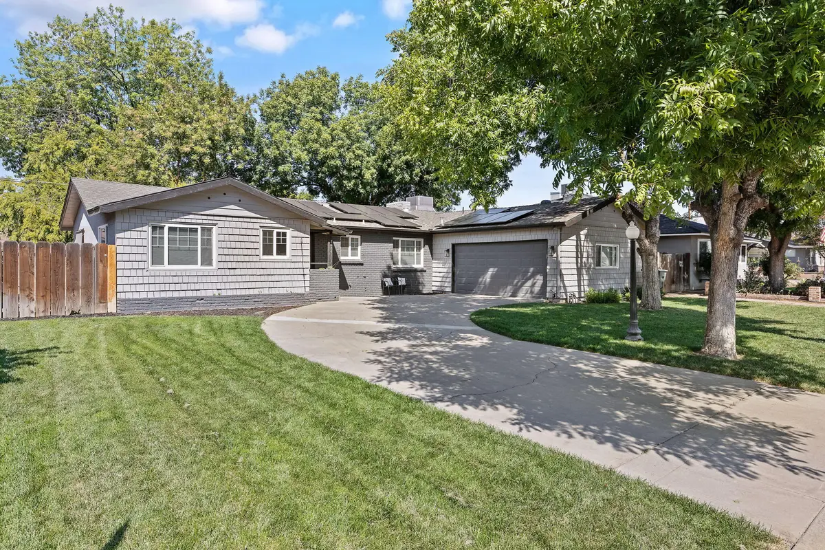 2424 W Fairview Court, Visalia, CA 93277 - #1