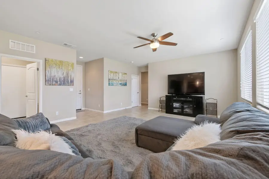 3316 Tradewinds Avenue, Tulare, CA 93274 - #3