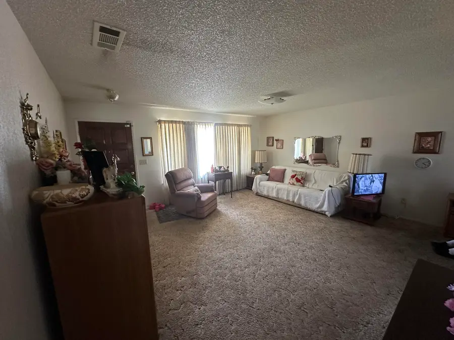 1418 Jackson Street, Selma, CA 93662 - #3