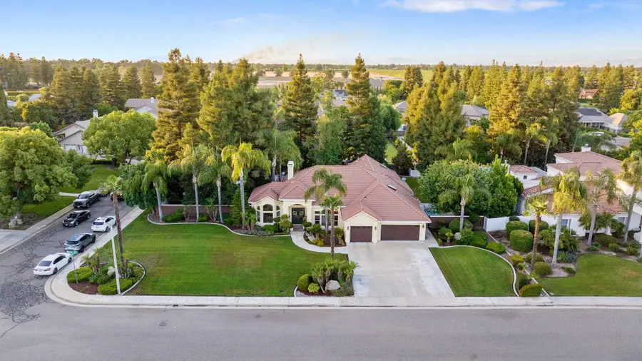 6614 W Vassar Avenue, Visalia, CA 93277 - #3