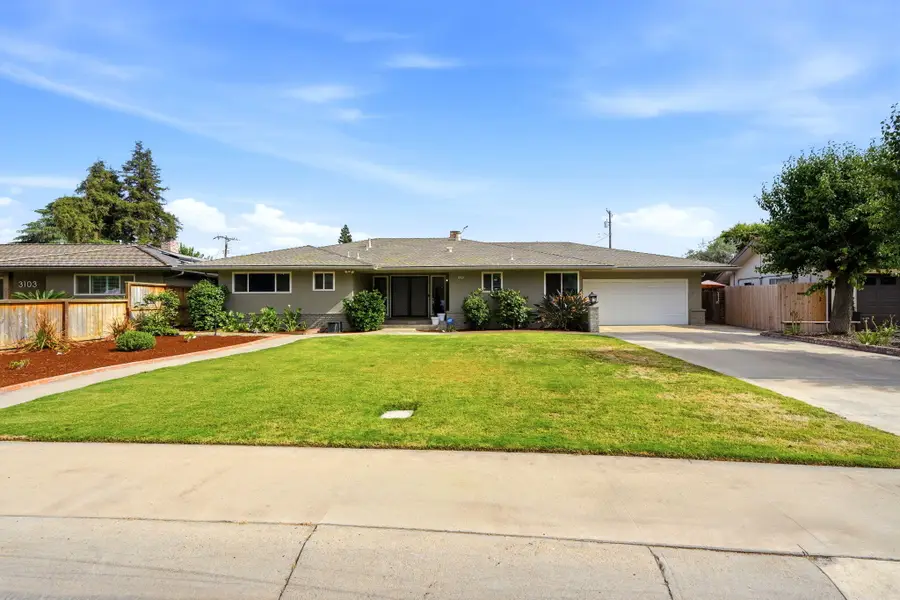 3109 W Harvard Avenue, Visalia, CA 93277 - #2