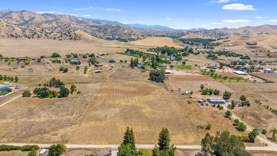30814 Hill Drive, Exeter, CA 93221 - #2