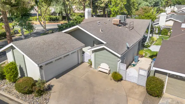 1421 E Castleview Drive, Visalia, CA 93292