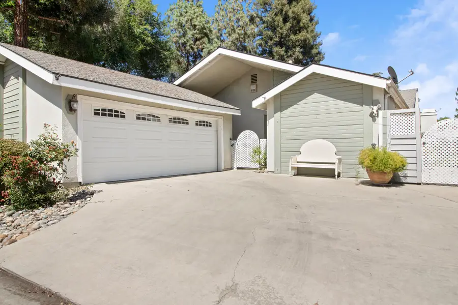 1421 E Castleview Drive, Visalia, CA 93292 - #2