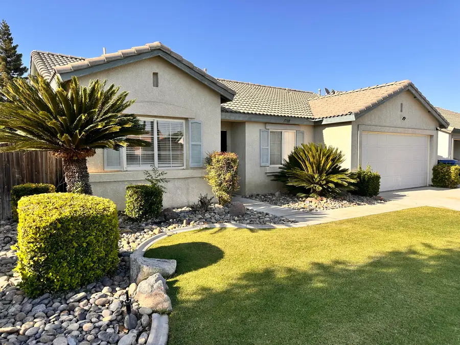 7108 Drift Creek Street, Bakersfield, CA 93313 - #2
