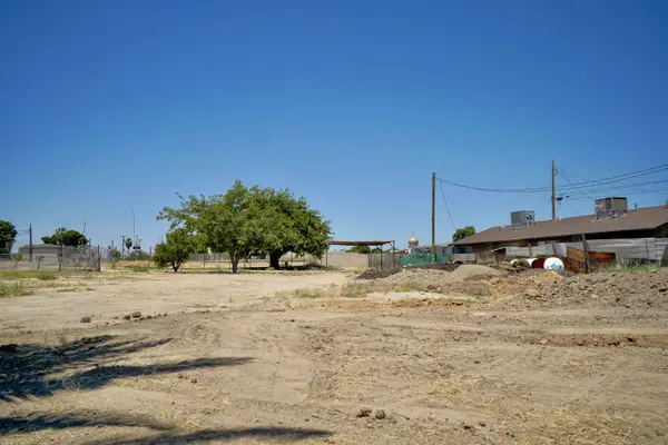 326 Wilson Road, Bakersfield, CA 93307