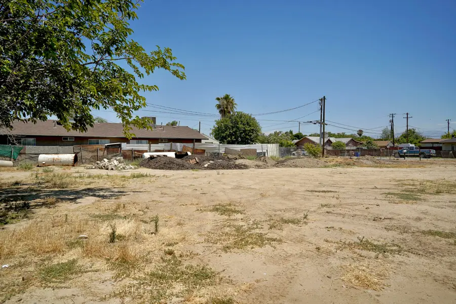 326 Wilson Road, Bakersfield, CA 93307 - #3