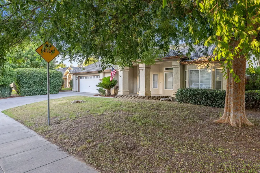 1350 S Grand Street, Visalia, CA 93292 - #3