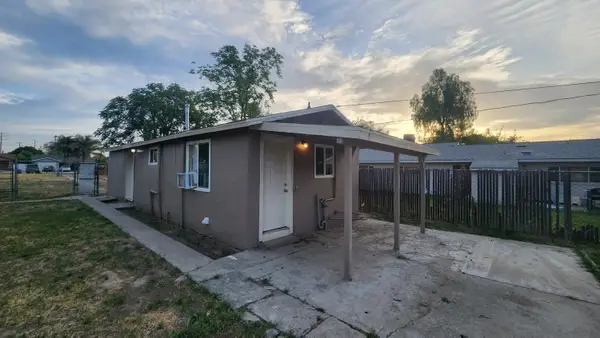 301 W Braden Avenue, Hanford, CA 93230