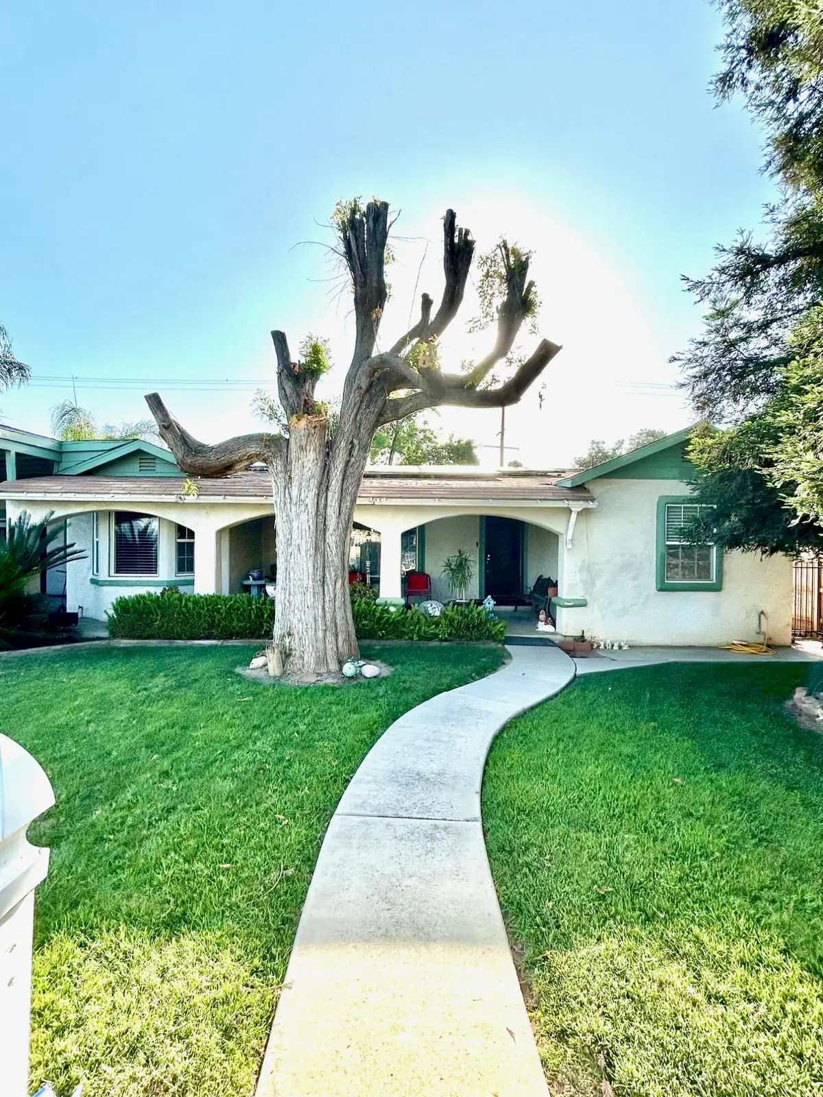 417 S Valencia Boulevard, Woodlake, CA 93286 - #1