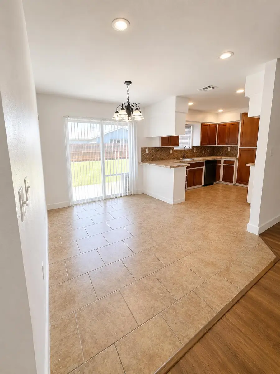 954 Martin Luther King Jr Avenue #Tulare, Tulare, CA 93274 - #3