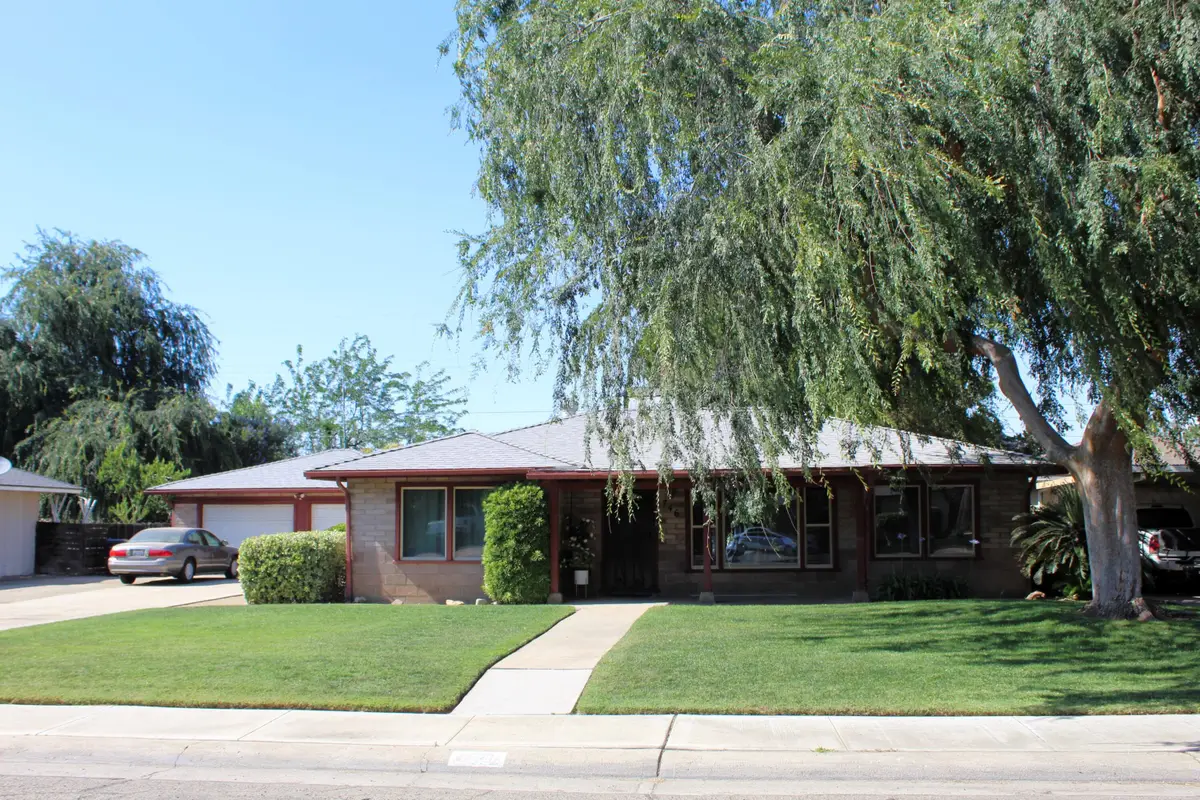 746 W Belleview Avenue, Porterville, CA 93257 - #1