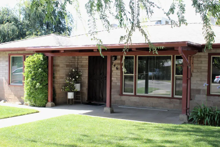 746 W Belleview Avenue, Porterville, CA 93257 - #3